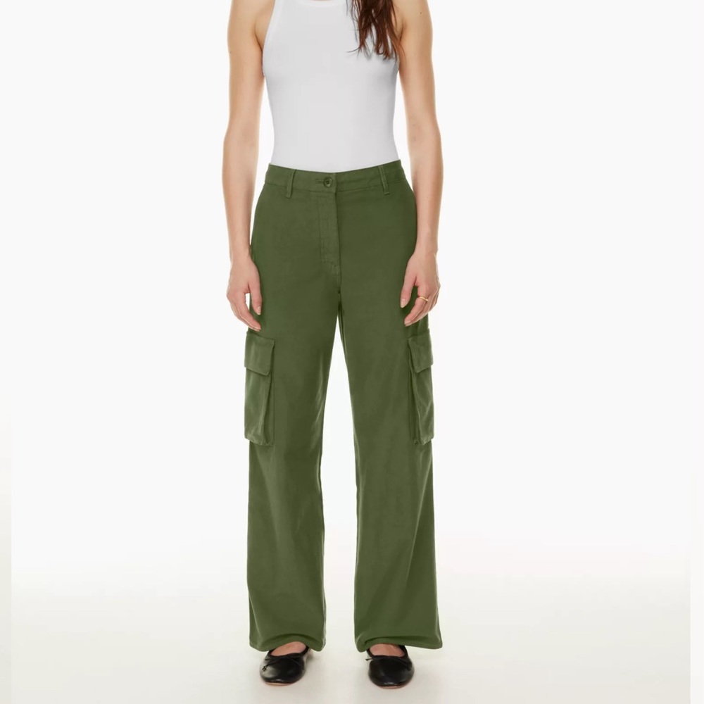 Aritzia Wilfred Highway Cargo Pants in green - size 0